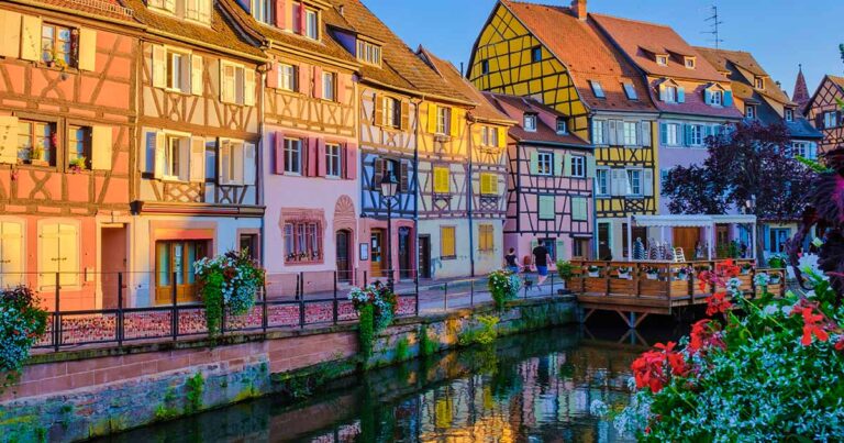 canal-colmar-with-colorful-houses-bridge