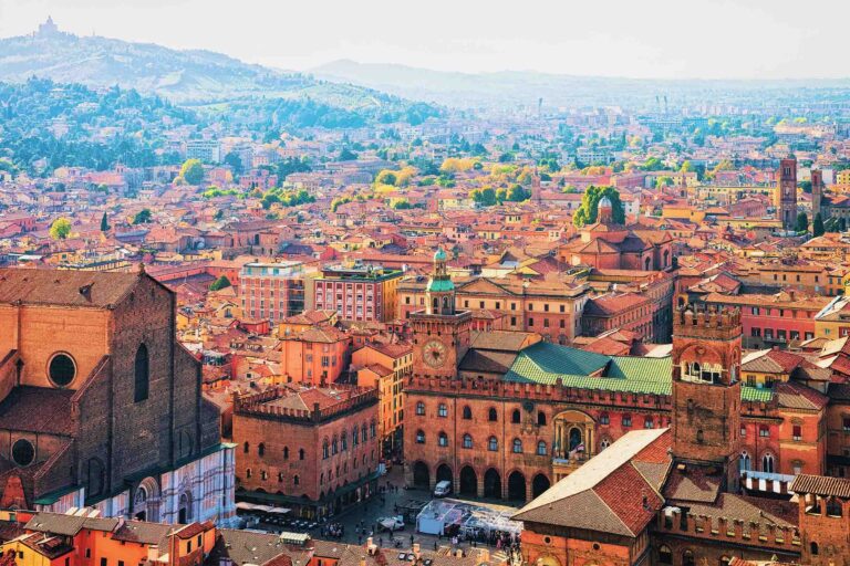 cityscape-with-piazza-maggiore-square-bologna-emilia-romagna-italy hero